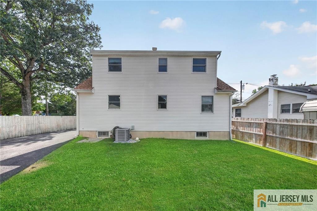 18 Woodland Road Spotswood NJ 08884