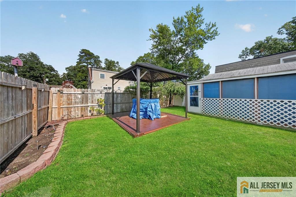 18 Woodland Road Spotswood NJ 08884