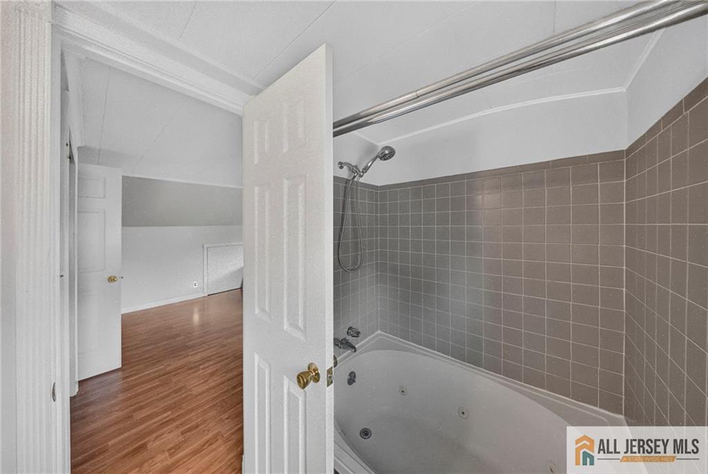 18 Woodland Road Spotswood NJ 08884