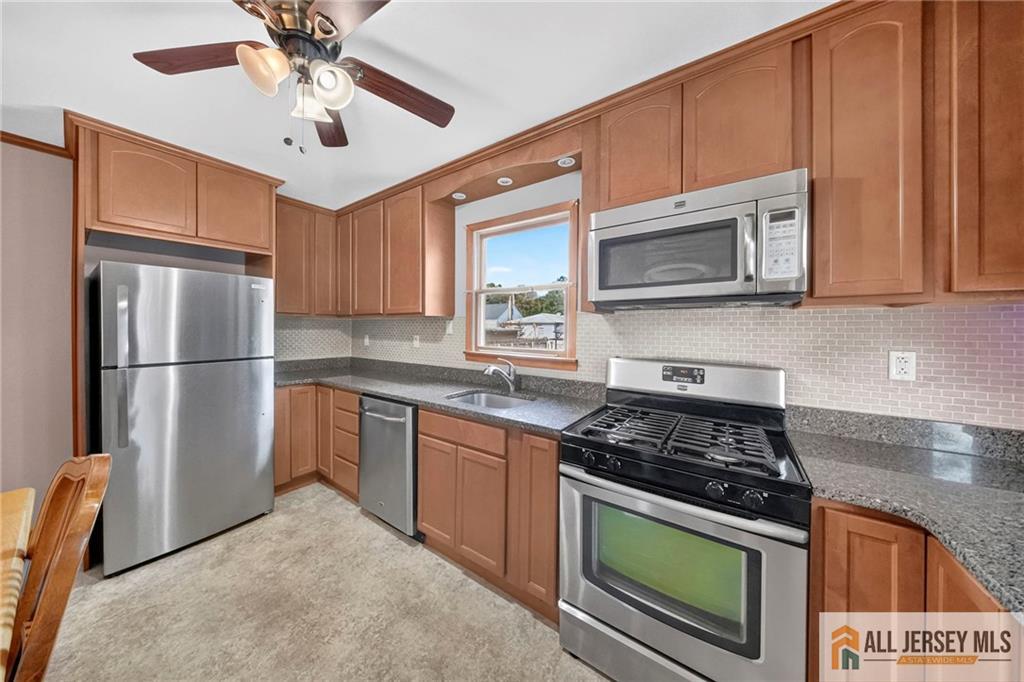 18 Woodland Road Spotswood NJ 08884