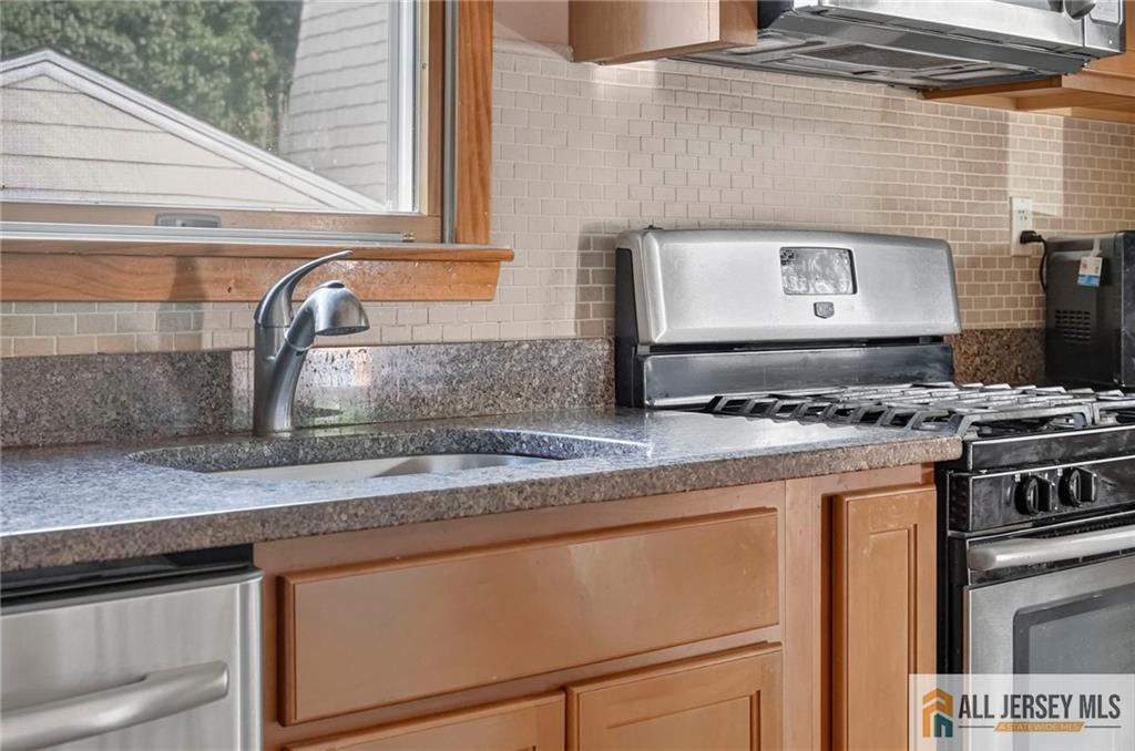 18 Woodland Road Spotswood NJ 08884