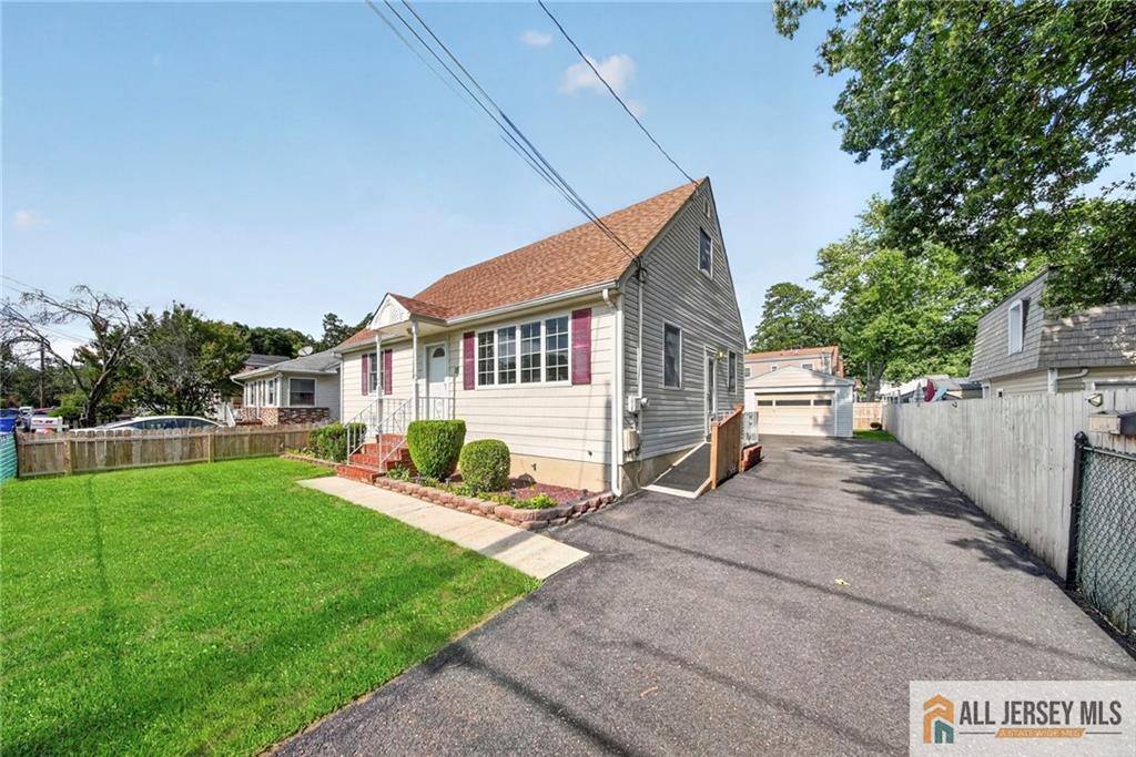 18 Woodland Road Spotswood NJ 08884