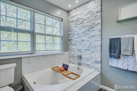 268 Shady Oak Court Piscataway NJ 08854