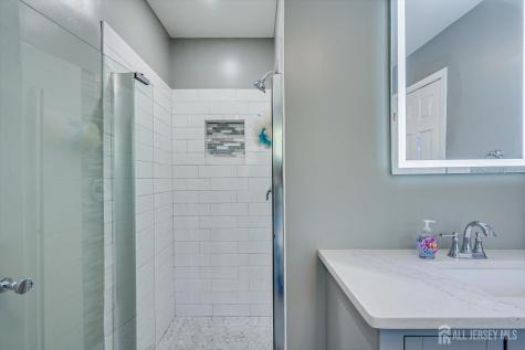 268 Shady Oak Court Piscataway NJ 08854