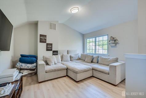 268 Shady Oak Court Piscataway NJ 08854