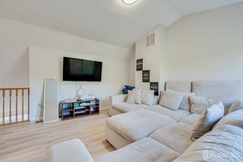 268 Shady Oak Court Piscataway NJ 08854
