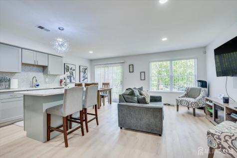 268 Shady Oak Court Piscataway NJ 08854