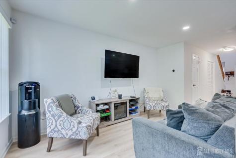 268 Shady Oak Court Piscataway NJ 08854