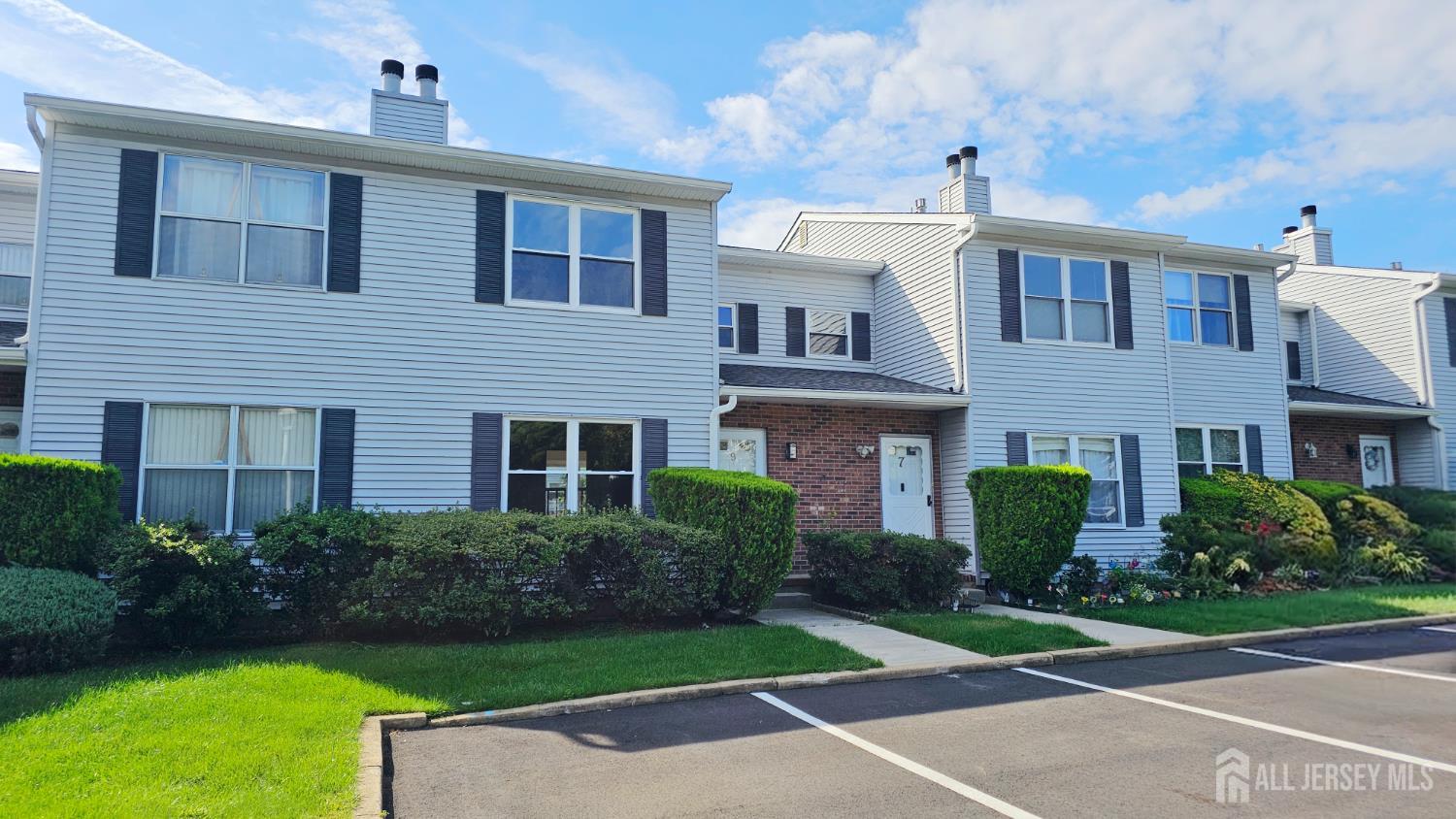 9 NW Pinetree Court Monroe NJ 08831
