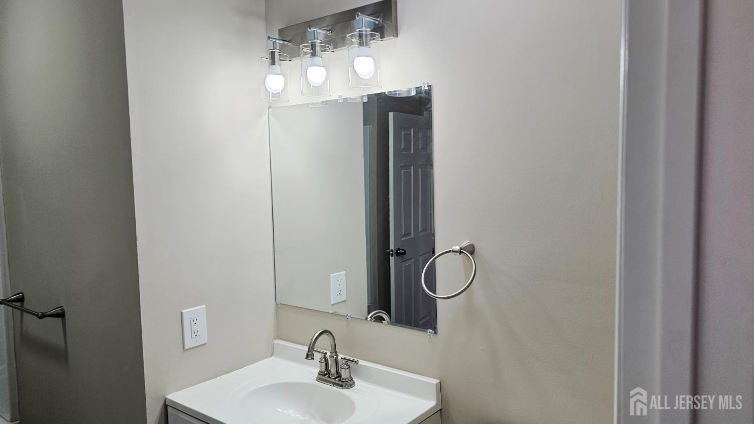 9 NW Pinetree Court Monroe NJ 08831