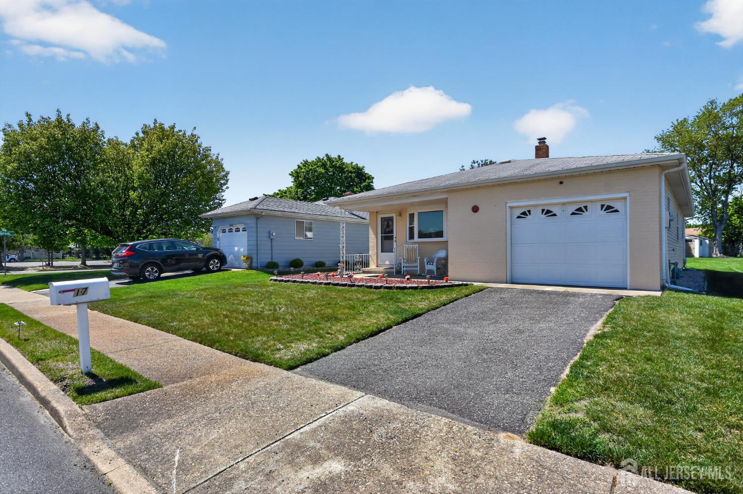 17 Corinth Place Berkeley NJ 08757
