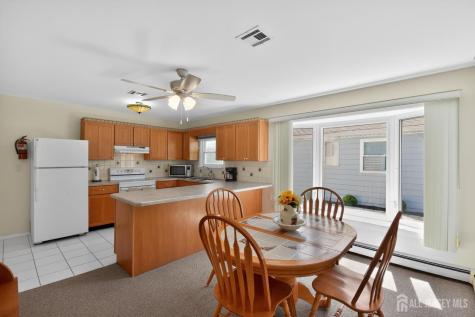 17 Corinth Place Berkeley NJ 08757