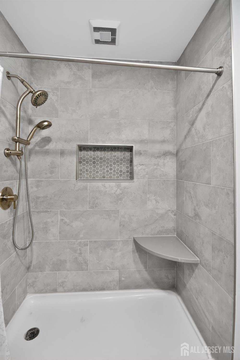 17 Corinth Place Berkeley NJ 08757