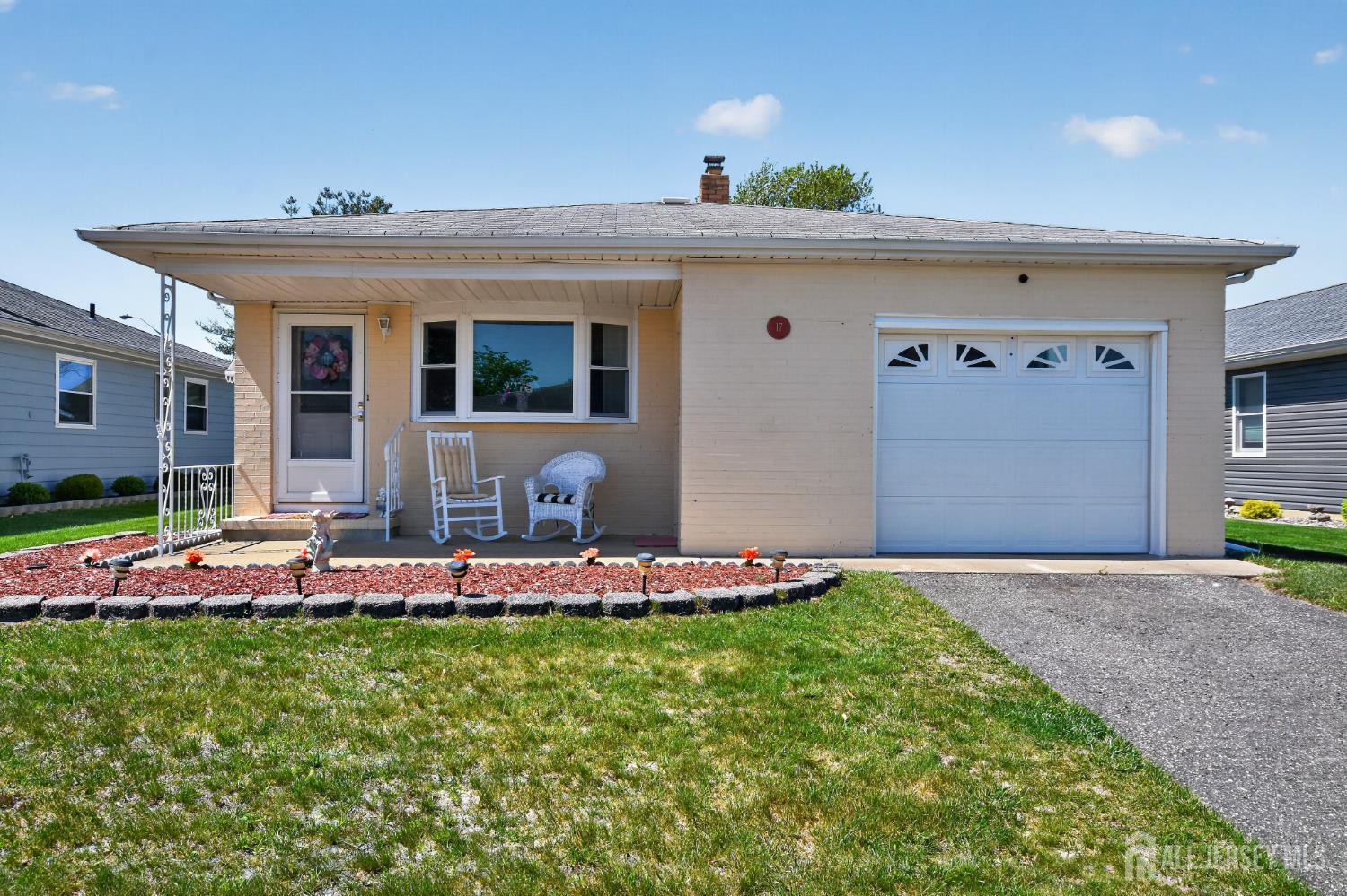 17 Corinth Place Berkeley NJ 08757