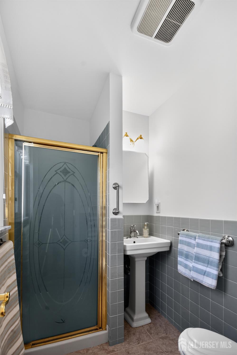 17 Corinth Place Berkeley NJ 08757