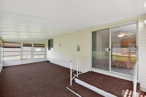 17 Corinth Place Berkeley NJ 08757