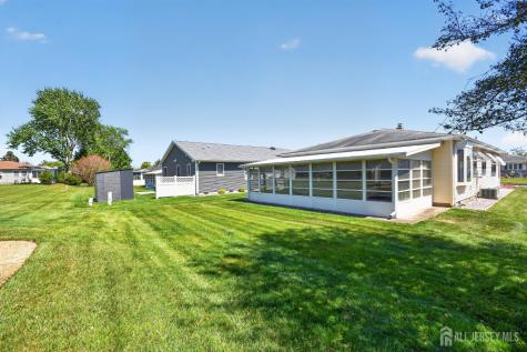17 Corinth Place Berkeley NJ 08757