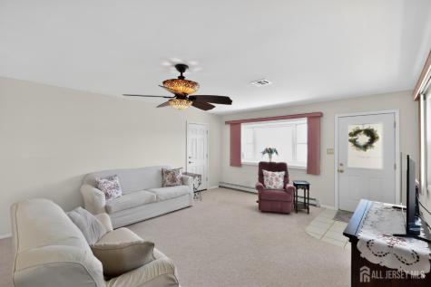 17 Corinth Place Berkeley NJ 08757
