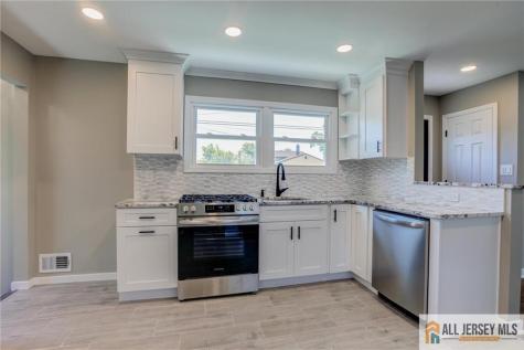 21 Monroe Avenue Carteret NJ 07008