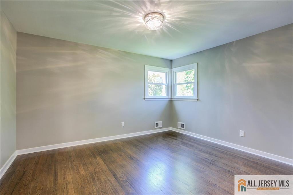 21 Monroe Avenue Carteret NJ 07008