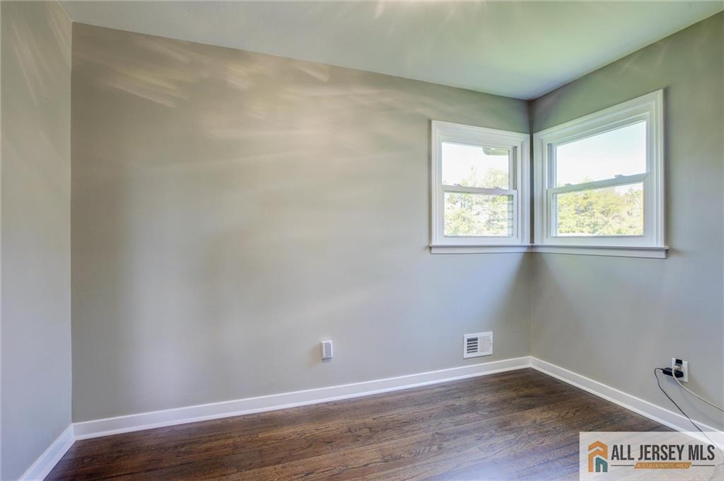 21 Monroe Avenue Carteret NJ 07008