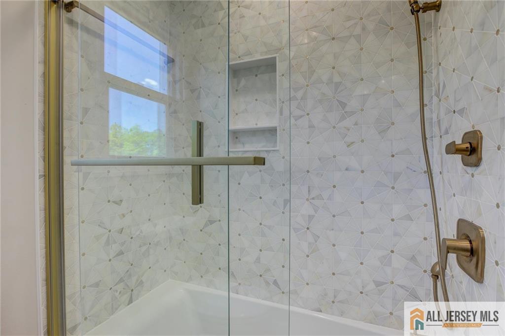 21 Monroe Avenue Carteret NJ 07008