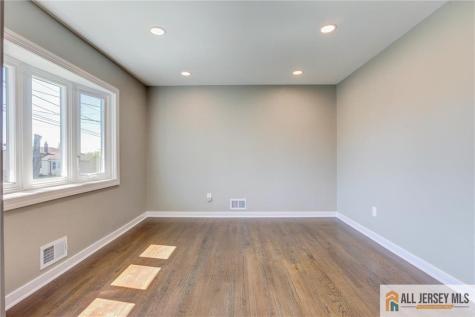 21 Monroe Avenue Carteret NJ 07008