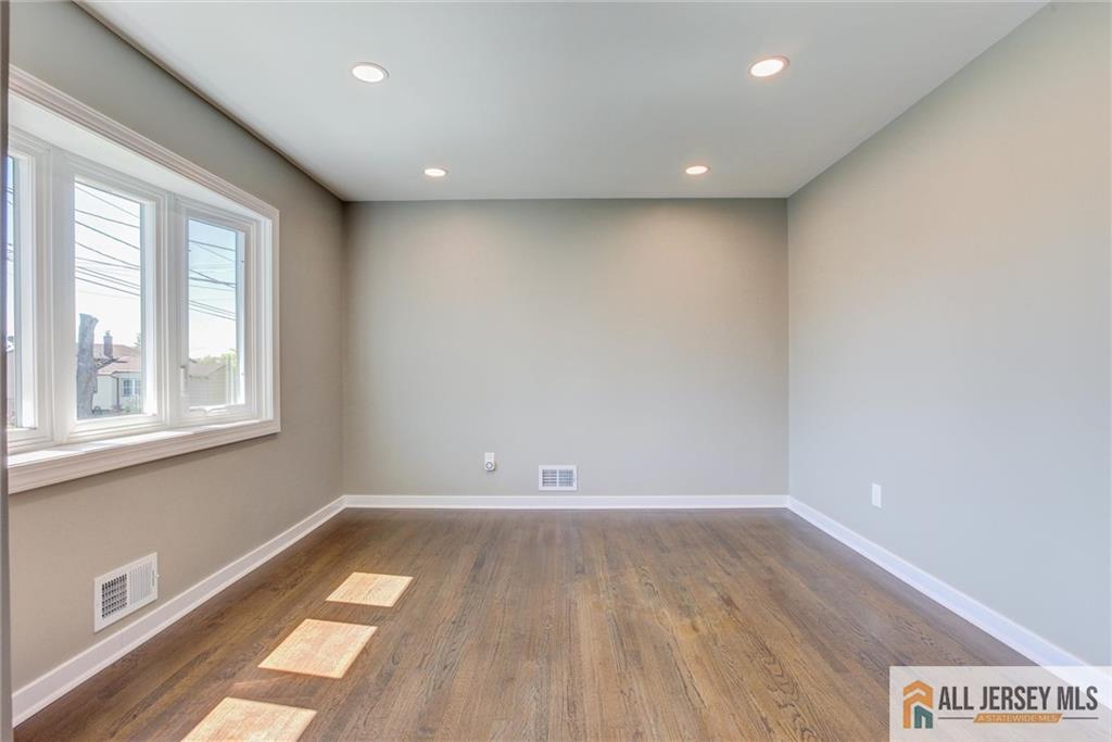 21 Monroe Avenue Carteret NJ 07008
