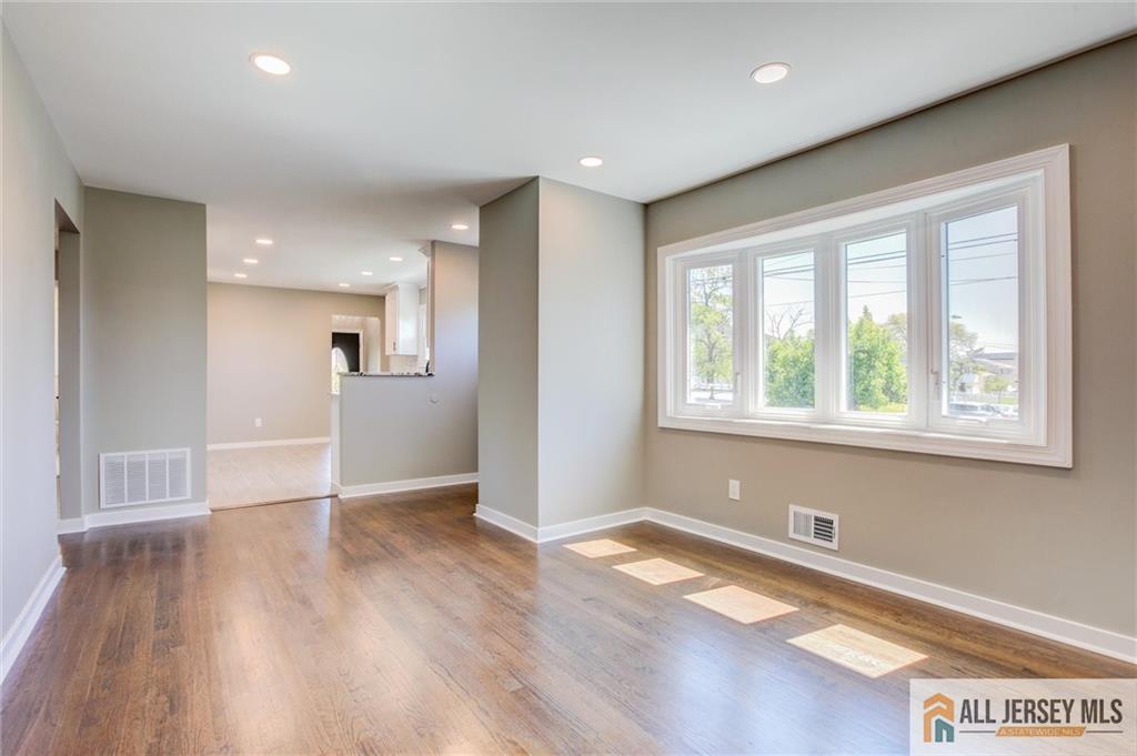 21 Monroe Avenue Carteret NJ 07008
