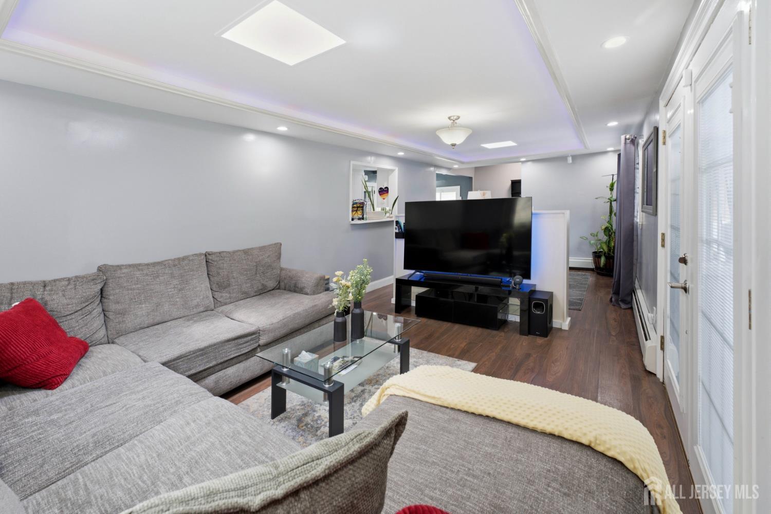 566 E Woodbridge Avenue Avenel NJ 07001