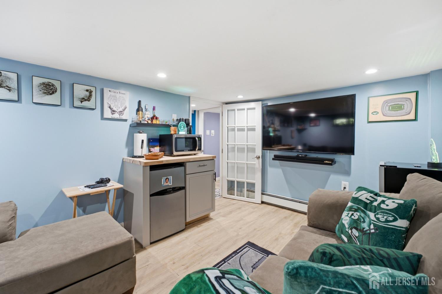 566 E Woodbridge Avenue Avenel NJ 07001