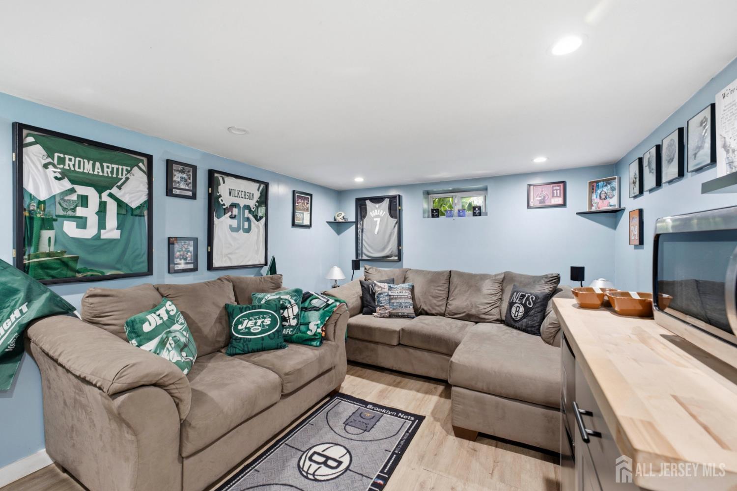566 E Woodbridge Avenue Avenel NJ 07001