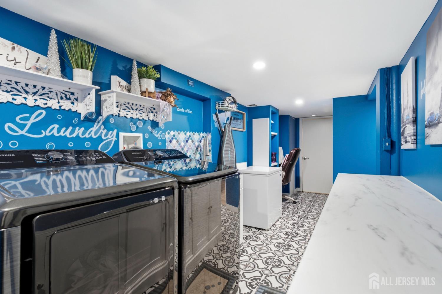 566 E Woodbridge Avenue Avenel NJ 07001
