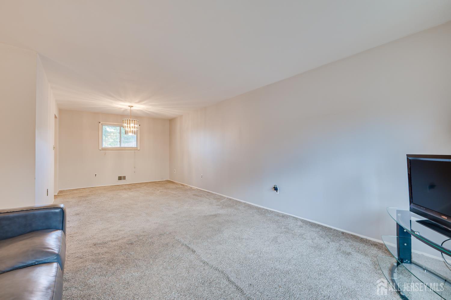 437 Evona Avenue Piscataway NJ 08854