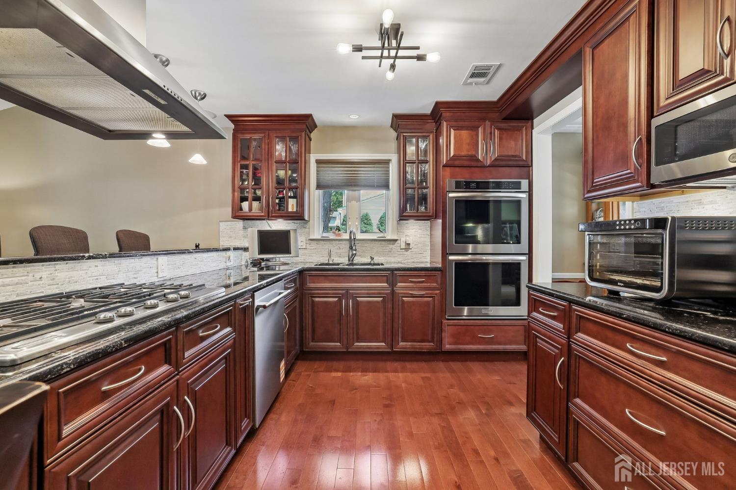 6 Murfield Drive Lincroft NJ 07738