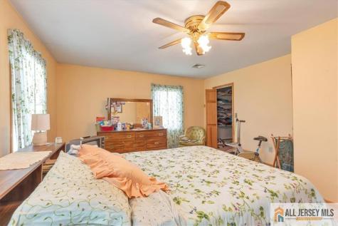 61 Beech Street Fords NJ 08863