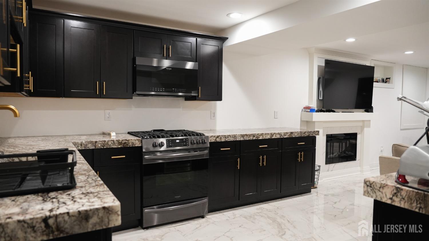 9 Wood Lake Court North Brunswick NJ 08902