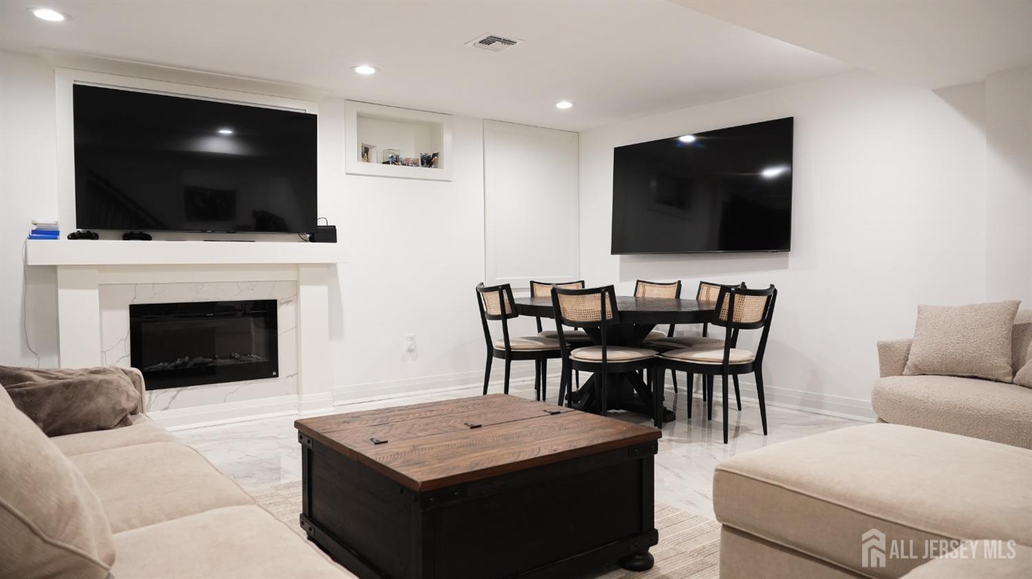 9 Wood Lake Court North Brunswick NJ 08902