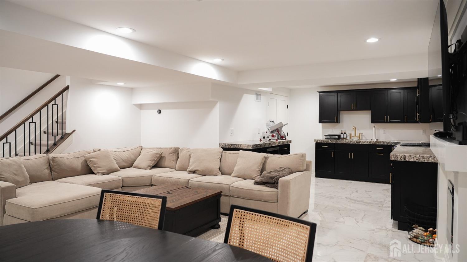 9 Wood Lake Court North Brunswick NJ 08902