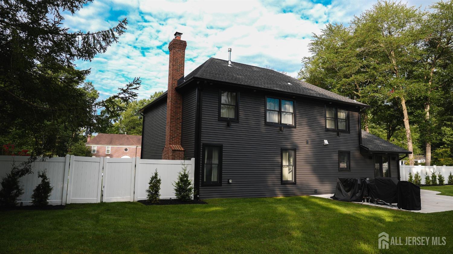 9 Wood Lake Court North Brunswick NJ 08902