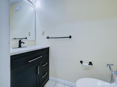 20 Gate House Lane Edison NJ 08820