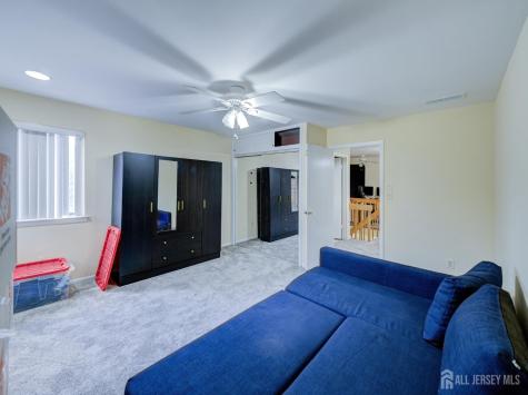 20 Gate House Lane Edison NJ 08820