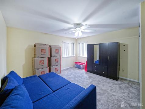 20 Gate House Lane Edison NJ 08820