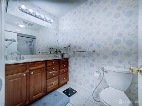 20 Gate House Lane Edison NJ 08820