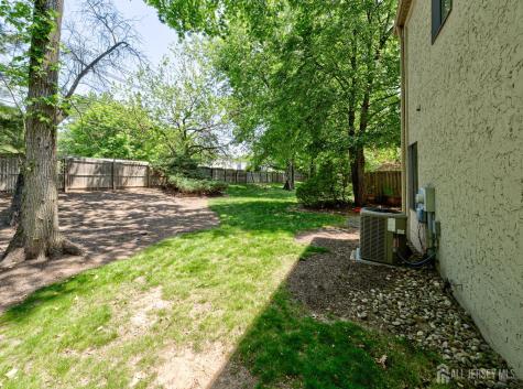 20 Gate House Lane Edison NJ 08820