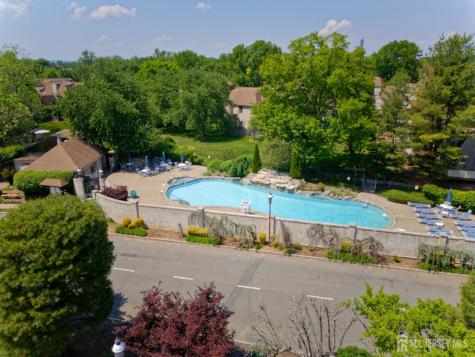 20 Gate House Lane Edison NJ 08820