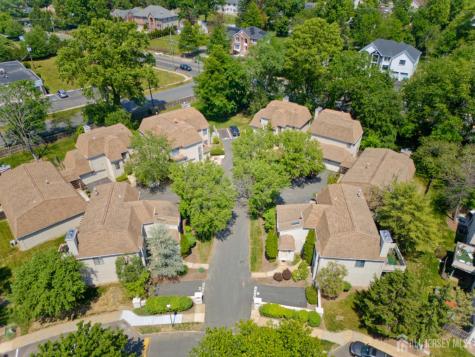 20 Gate House Lane Edison NJ 08820