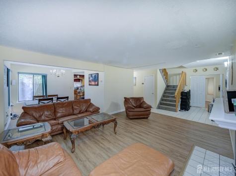 20 Gate House Lane Edison NJ 08820