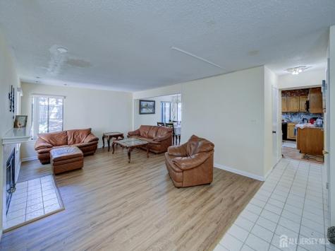 20 Gate House Lane Edison NJ 08820