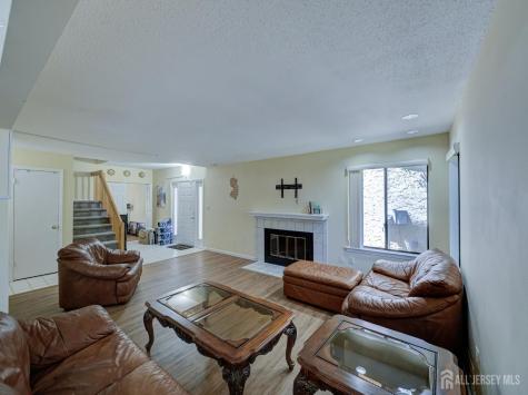 20 Gate House Lane Edison NJ 08820